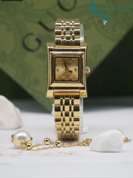 ساعة من Gucci