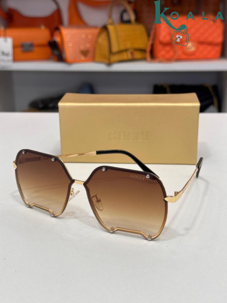نظارة شمسية من Gucci